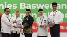 Calon presiden nomor urut 1 Anies Baswedan menghadiri acara Pengukuhan dan Pembekalan Tim Muslimah Relawan Setia Anies - Muhaimin (MELATI AMIN) di Hotel Sofyan Cikini, Rabu (27/12).