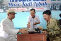 Keterangan poto : Kadispora Lebak bersama Ketua CCL saat melakukan Pembukaan Turnamen Catur Tingkat Kabupaten dengan Total Hadiah 10.000.000.00, secara simbolis.2/12/2023