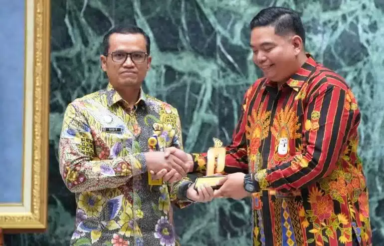 Kantah Jakpus Kembali Meraih Anugerah KIP 2023 Dari Komisi Informasi Provinsi DKI Jakarta