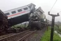 Keterangan foto : Kondisi KA Turangga dan Kereta Lokal Bandung Raya Pasca Adu Banteng, (Jum'at, 5/1/2024) 