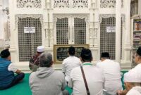 Muhaimin Iskandar (Gus Imin) melakukan ziarah ke Makam Habib Husein Luar Batang, Jakarta Utara, Selasa, 2 Januari 2024.
