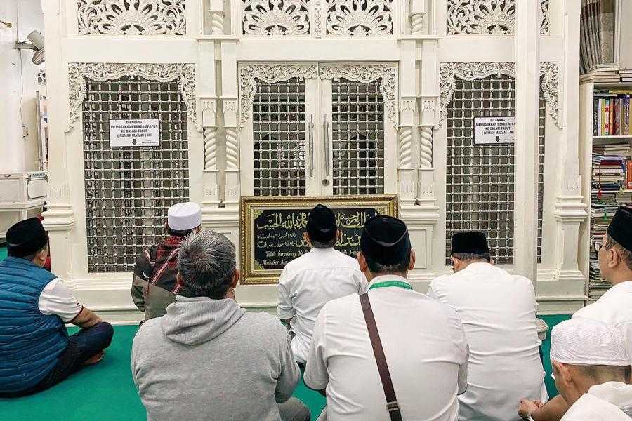 Gus Imin Mengunjungi Nelayan Muara Angke Terus Ziarahi Makam Habib Husein