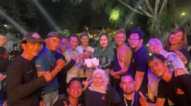 Keterangan foto : Camellia Panduwinata atau yang lebih dikenal dengan Teh Camel dilaporkan ke Bawaslu Bogor atas dugaan pelanggaran Pemilu, yakni pembagian uang dan sembako.