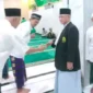 Ketetangan foto : Pimpinan Majelis Zikir Zulfaqar Indonesia, KH. Ikram bin Ahmad menanggapi dugaan kriminalisasi terhadap kegiatan santunan anak yatim oleh Calon Legislatif DPR RI Dapil 3 Jabar, Camellia Panduwinata.