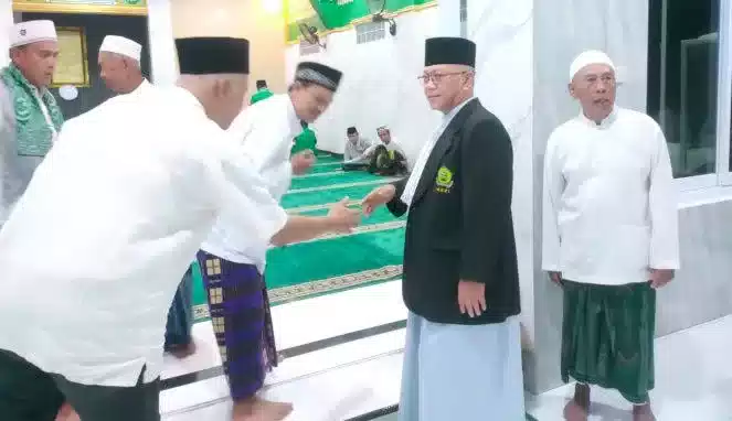 KH Ikram Bin Ahmad Bela Camellia Panduwinata Soal Santunan Anak Yatim