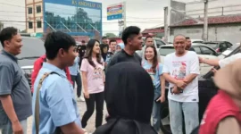 Keterangan foto : Ketua Umum PSI Kaesang Pangarep sarapan dan ngopi bareng organ relawan Jokowi, Bara JP, Projo, Posraya, All Cipayung, Tim 8 RJBBP, JPKP, PS O8, Repnas, Ndaru, Pagar, RKIH, Balad Gibran di Rumah Makan Ibu Entin khas Banten, Kota Serang, Kamis (5/1/2024)