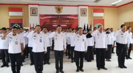 Keterangan foto : Kalapas Narkotika Kelas IIA Gunung Sindur bersama jajaran mengikuti kegiatan Apel Awal Tahun 2024 Kemenkumham secara virtual, Jumat (5/1/2024)