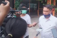 Keterangan foto : Direktur Eksekutif ETOS Indonesia Institute Iskandarsyah menyampaikan hasil survey terbarunya untuk Pilpres 2024.