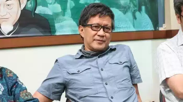 Rocky Gerung Ungkap Penyebab Kubu Anies dan Ganjar Bersatu di Pilpres 2024