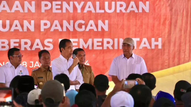 Keterangan foto : Presiden RI Jokowidodo Berkunjung ke Serang, salurkan bantuan pangan melalui Bulog dan BAPANAS, (Senin, 8/1/2024) 