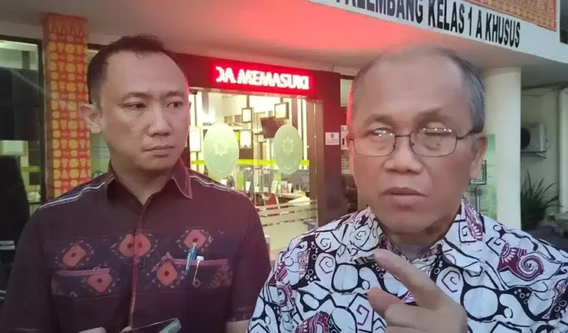 Keterangan foto : tim kuasa hukum dari terdakwa yaitu Gunadi Wibakso dan Ridho Junaidi, Selasa (16/1/2024)