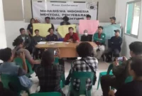Keterangan foto : Mahasiswa Banten menegaskan bahwa penyebaran tabloid achtung beberapa waktu lalu merupakan penyampaian data dan fakta yang perlu diketahui oleh publik, Selasa (16/1/2024)