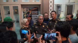 Keterangan foto : Kejaksaan Tinggi (Kejati) Sumatera Selatan menangkap seorang tersangka pelaku tindak pidana korupsi dana nasabah bank pelat merah, Rabu (17/1/2024)