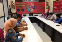 Keterangan foto : Kalapas Cirebon Yan Rusmanto Berikan Penguatan Pada Jajaran Tata Usaha Lapas, (Sabtu, 20/1/2024)