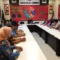 Keterangan foto : Kalapas Cirebon Yan Rusmanto Berikan Penguatan Pada Jajaran Tata Usaha Lapas, (Sabtu, 20/1/2024) 
