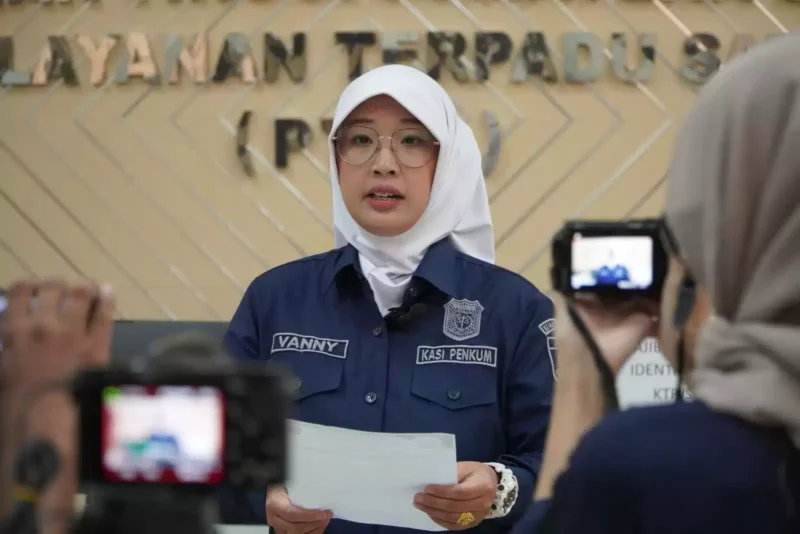 Keterangan foto : Kejaksaan Tinggi Sumatera Selatan (Kejati Sumsel) menggeledah kediaman seorang tersangka kasus korupsi uang nasabah bank plat merah, Senin (22/1/2024)