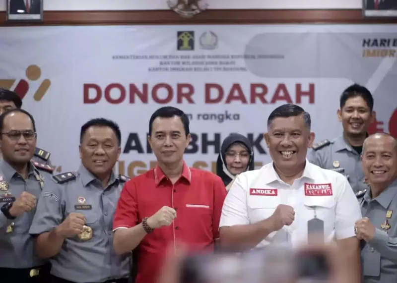 Keterangan foto : Kepala Kanwil Kemenkumham Jabar R. Andika Dwi Prasetya Ikuti Donor darah, (Rabu, 24/1/2024) 