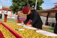 Keterangan foto : Pakta Integritas dan Perjanjian Kinerja Tahun 2024 bertempat di Lapangan Upacara area dalam, Kamis (25/01)