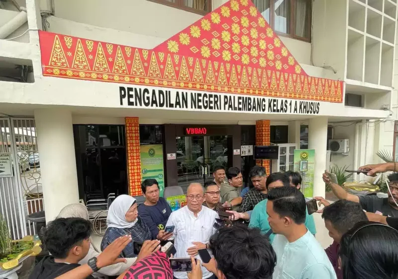 Keterangan foto : Penasehat Hukum keempat terdakwa, Gunadi Wibakso menilai jika Jaksa Penuntut Umum (JPU) keliru ketika menyampaikan apa yang dilakukan oleh PT BA Tbk sebagai akuisisi murni, Jumat (26/1/2024)