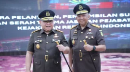 Keterangan foto : Dr R Narendra Jatna resmi menjabat sebagai Kepala Kejaksaan Tinggi (Kajati) DKI Jakarta menggantikan Prof Dr Reda Mathovani, Selasa (6/2/2024)