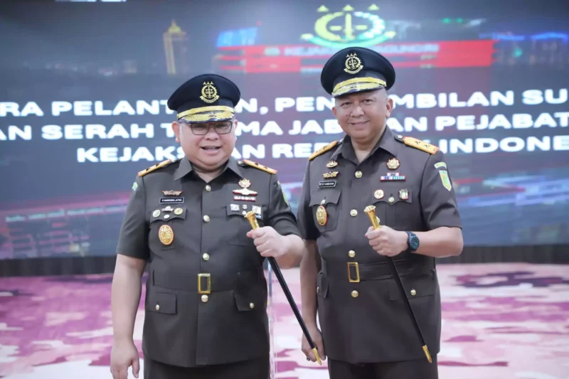 Keterangan foto : Dr R Narendra Jatna resmi menjabat sebagai Kepala Kejaksaan Tinggi (Kajati) DKI Jakarta menggantikan Prof Dr Reda Mathovani, Selasa (6/2/2024)