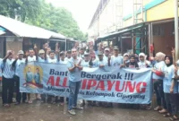 Keterangan foto : Relawan Alumni Aktivis Kelompok All Cipayung kembali bergerak, kali ini sasaran yang mereka tuju yaitu para pedagang di Pasar Kota Cilegon.