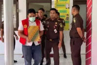 Keterangan foto : Kejaksaan Negeri (Kejari) Aceh Besar menahan empat tersangka dugaan tindak pidana korupsi pembangunan Puskesmas dengan nilai kontrak mencapai Rp2,64 miliar.