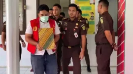 Keterangan foto : Kejaksaan Negeri (Kejari) Aceh Besar menahan empat tersangka dugaan tindak pidana korupsi pembangunan Puskesmas dengan nilai kontrak mencapai Rp2,64 miliar.