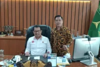Keterangan foto : Sekjen Matahukum, Mukhsin Nasir menggunakan baju batik, Selasa (13/2/2024)