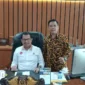 Keterangan foto : Sekjen Matahukum, Mukhsin Nasir menggunakan baju batik, Selasa (13/2/2024)