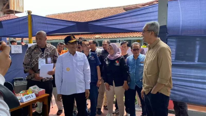 Keterangan foto : Pj Walikota Cirebon Agus Mulyadi dan Forkopimda Pastikan Pengamanan Pemilu di Lapas Cirebon