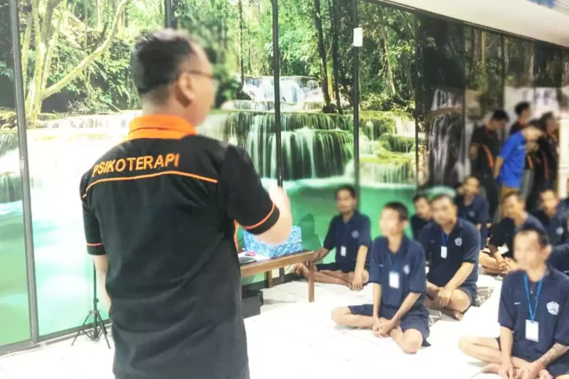 Keterangan foto : Warga Binaan Pemasyarakatan  Lapas Cirebon Ikuti Psikoterapi Kesehatan jiwa dan raga, (Kamis, 15/2/2024) 