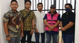 Keterangan foto : Tim Tangkap Buronan Kejaksaan Agung (Tabur Kejagung) menangkap Suradi, terpidana perkara korupsi (koruptor) dan buronan Kejaksaan Tinggi (Kejati) Jawa Timur di Babakan Madang, Bogor, Jawa Barat (Jabar).
