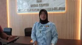 Keterangan foto : Penyidik Kejati Sumsel, laksanakan tahap ll atau penyerahan tersangka Andrie Triyono dan barang bukti ke JPU Kejari OKI, Kamis (22/2/2024).