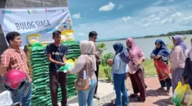 Keterangan foto : Bulog Divre Lebak-Pandeglang melakukan operasi pasar beras bersama Satgas Pangan di empat titik Kecamatan yanng berada di wilayah Lebak, Jumat (23/2/2024) 