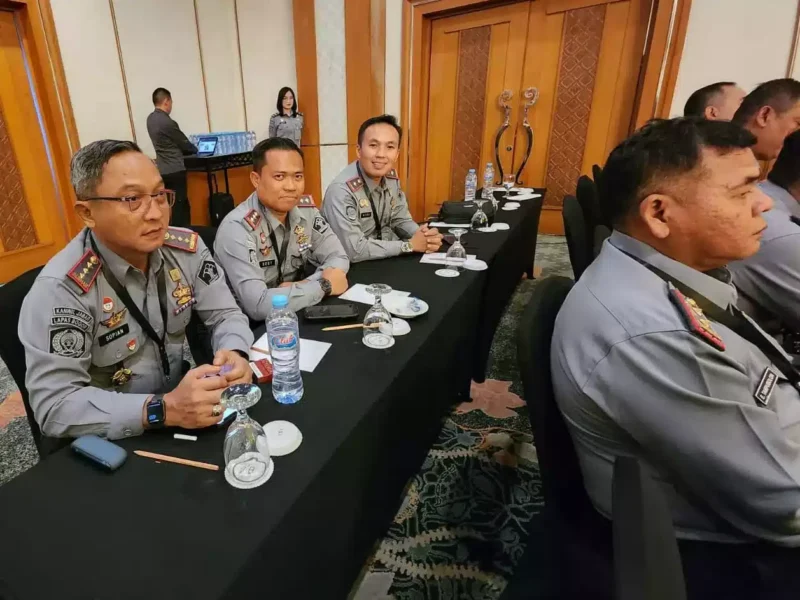 Keterangan foto : Kepala Lembaga Pemasyarakatan (Kalapas) Narkotika Kelas IIA Gunung Sindur Dedy Cahyadi mengikuti Rapat Kerja Teknis Pemasyarakatan (Rakernis) Tahun 2024 bertempat di Hotel Grand Sahid Jaya, Selasa (27/02).