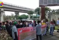 Keterangan foto : Demo di Kantor Kejati Sumsel, Jumat (23/2/2024)