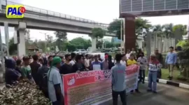 Keterangan foto : Demo di Kantor Kejati Sumsel, Jumat (23/2/2024) 