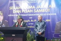 Keterangan foto : Teolina Saragih Pimpin Sertijab dan pisah sambut Kabapas Bogor yang memasuki Purnatugas,(Jum'at, 1 Maret 2024)