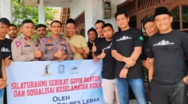 Keterangan foto : Serikat Sopir Banten (SSB) yang berafiliasi dengan Federasi Serikat Buruh Keadilan (FSBK), Kamis (7/2/2024) 