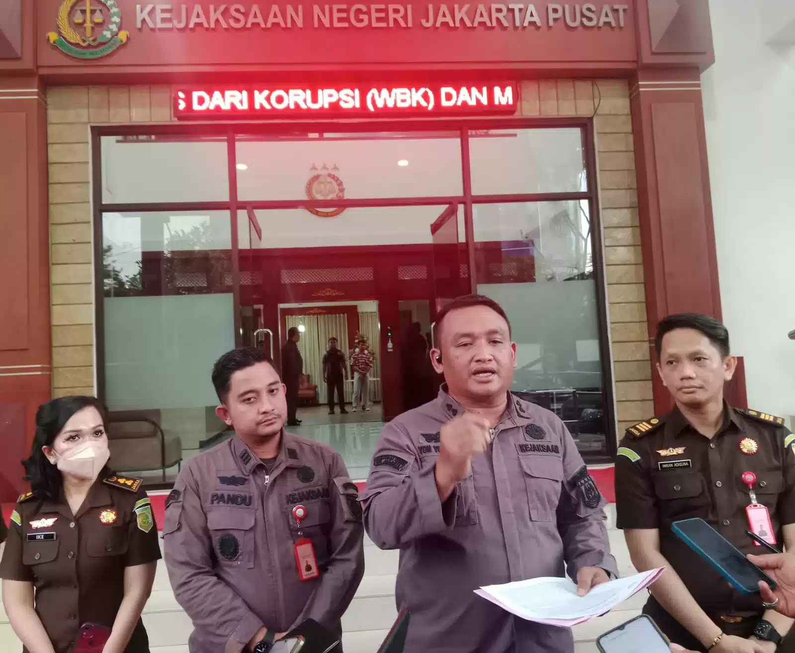 Sikat, Kejari Jakpus Ringkus Empat Tersangka Dugaan Korupsi Pengadaan Lampu Jalan I Teras Media