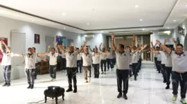 Keterangan foto : Pegawai Lapas Cirebon Ikuti Senam, Wujudkan Kumham sehat dan produktif, (Jum'at, 8/3/2024) 