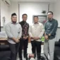 Keterangan foto : Jajaran Pengurus DPN Gema Kosgoro dan Kepanitian Kongres ke 10 Gema Kosgoro yang dipimpin Plt Ketua Umum Gema Kosgoro Saudara Egi Hendrawan Bersilaturahmi serta Melaporkan Kegiatan salah satu nya kepada Dinas ESDM Provinsi Banten, Sabtu (9/3/2024) 