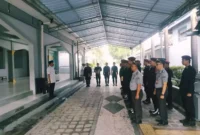 Keterangan foto : Kalapas Cirebon Pimpin Apel Serah Terima Regu Jaga Sekaligus Pantau Tugas di Hari Nyepi, (Senin, 11/3/2024)