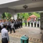 Keterangan foto : kalapas Cirebon Yan Rusmanto Bertindak Sebagai Pembina Apel Perdana bulan Ramadhan 1445 H, (Selasa, 12/3/2024) 
