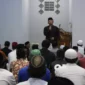 Keterangan foto : Warga Binaan Pemasyarakatan Lapas Cirebon Ikuti Sholat Tarawih Komitmen Bersihkan diri di bulan Yang Suci, (Selasa, 12/3/2024) 