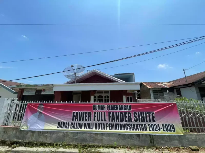 Fawer Sihite sebagai bakal calon Wali Kota Pematangsiantar resmi mendirikan Rumah Pemenangan yang beralamat di Jl. Desa Indah, Kecamatan Sitalasari, Kota Pematangsiantar.