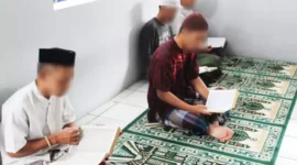 Keterangan foto : Warga Binaan Lapas Cirebon Manfaatkan Waktu Ramadhan dengan Tadarus Al-Quran, (Kamis, 14/3/2024) 