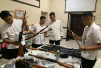 Keterangan foto : Petugas Lapas Cirebon Lakukan Stock Opname dan Pemeliharaan Rutin Senjata Api Laras Panjang, (Jum'at, 15/3/2024)