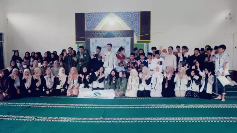 Keterangan foto : Pengurus GMKI peduli masyarakat, Senin (18/3/2024) 